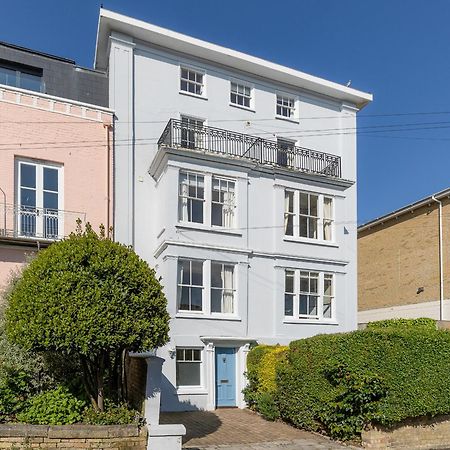 Cliffhanger 18 Castle Road Cowes  Dış mekan fotoğraf