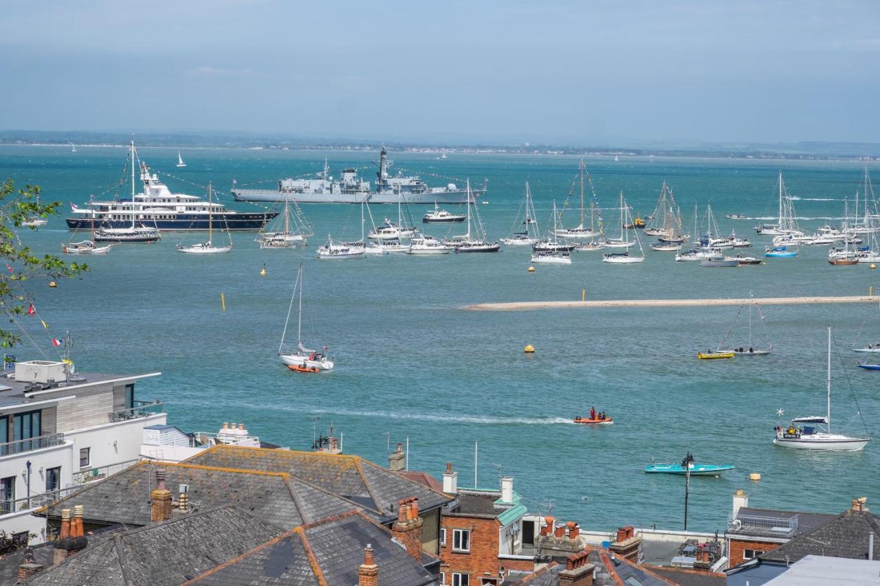 Cliffhanger 18 Castle Road Cowes  Dış mekan fotoğraf