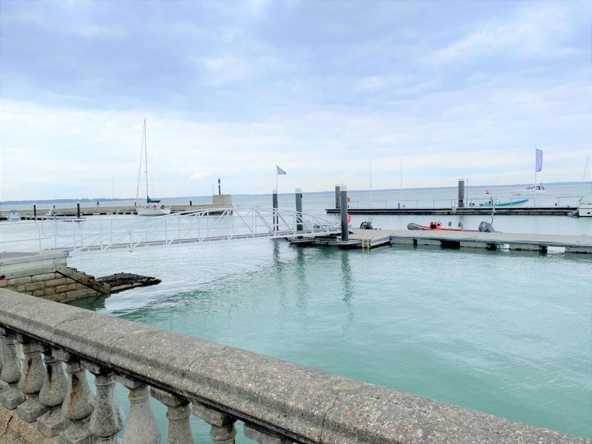 Cliffhanger 18 Castle Road Cowes  Dış mekan fotoğraf