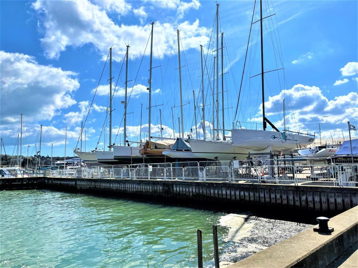 Cliffhanger 18 Castle Road Cowes  Dış mekan fotoğraf