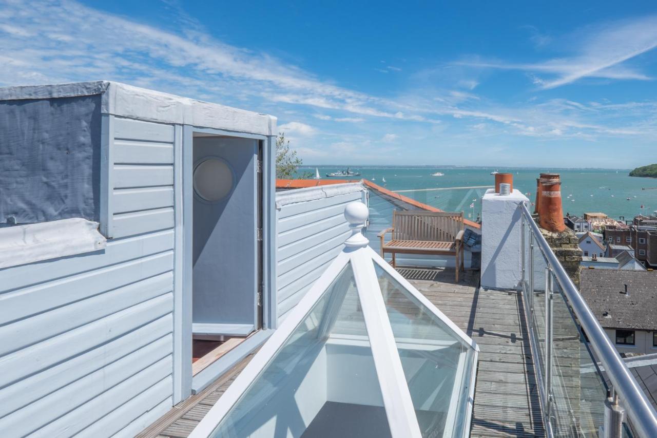 Cliffhanger 18 Castle Road Cowes  Dış mekan fotoğraf